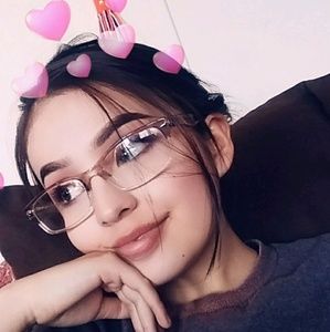 Meet your Posher, Nina